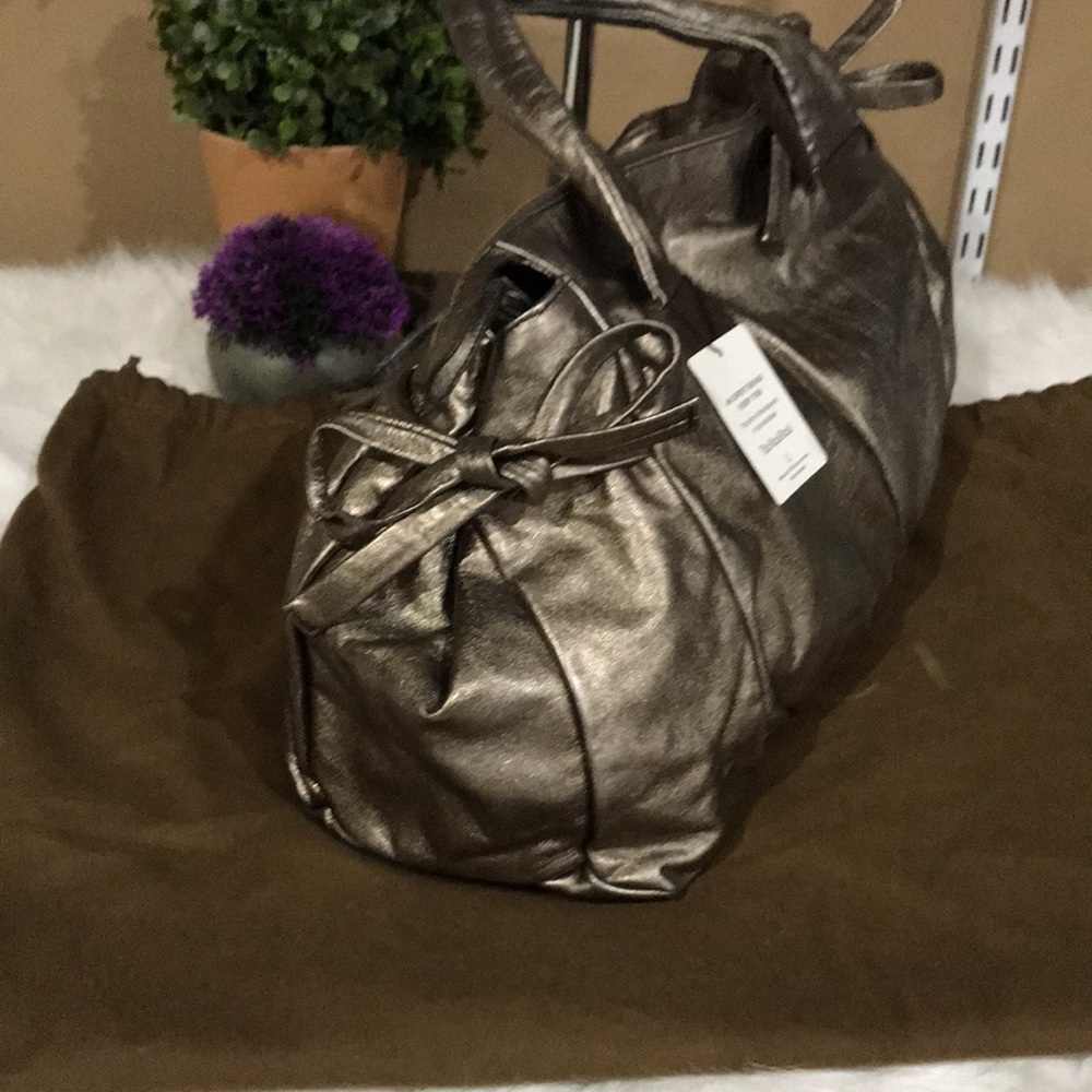 Gucci Med Hysteria Leather Tote - Picture 11 of 16